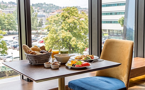 Swissotel Sarajevo  - Sarajevo - Restoran-Bar